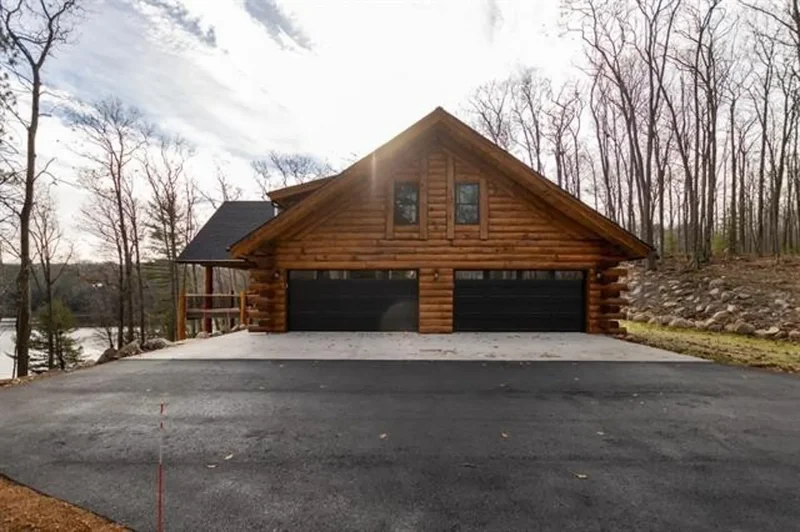4 Bedrooms Single Family Detached