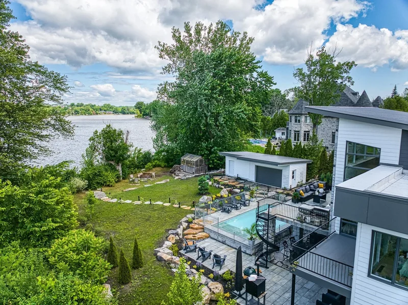 661 661A Boul. des Mille-Îles, Laval, Quebec, Canada. - Photo 3