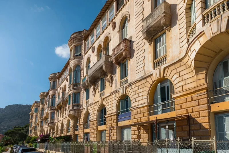 3-Room Apartment with Sea View – Riviera Palace
