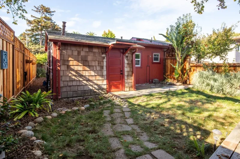 1122 Seabright Avenue, Santa Cruz, California, United States. - Photo 34