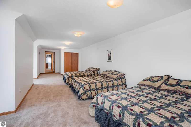 5685 Shirley Ann Drive, Harrison, MI 48625, Harrison, Michigan, United States. - Photo 52
