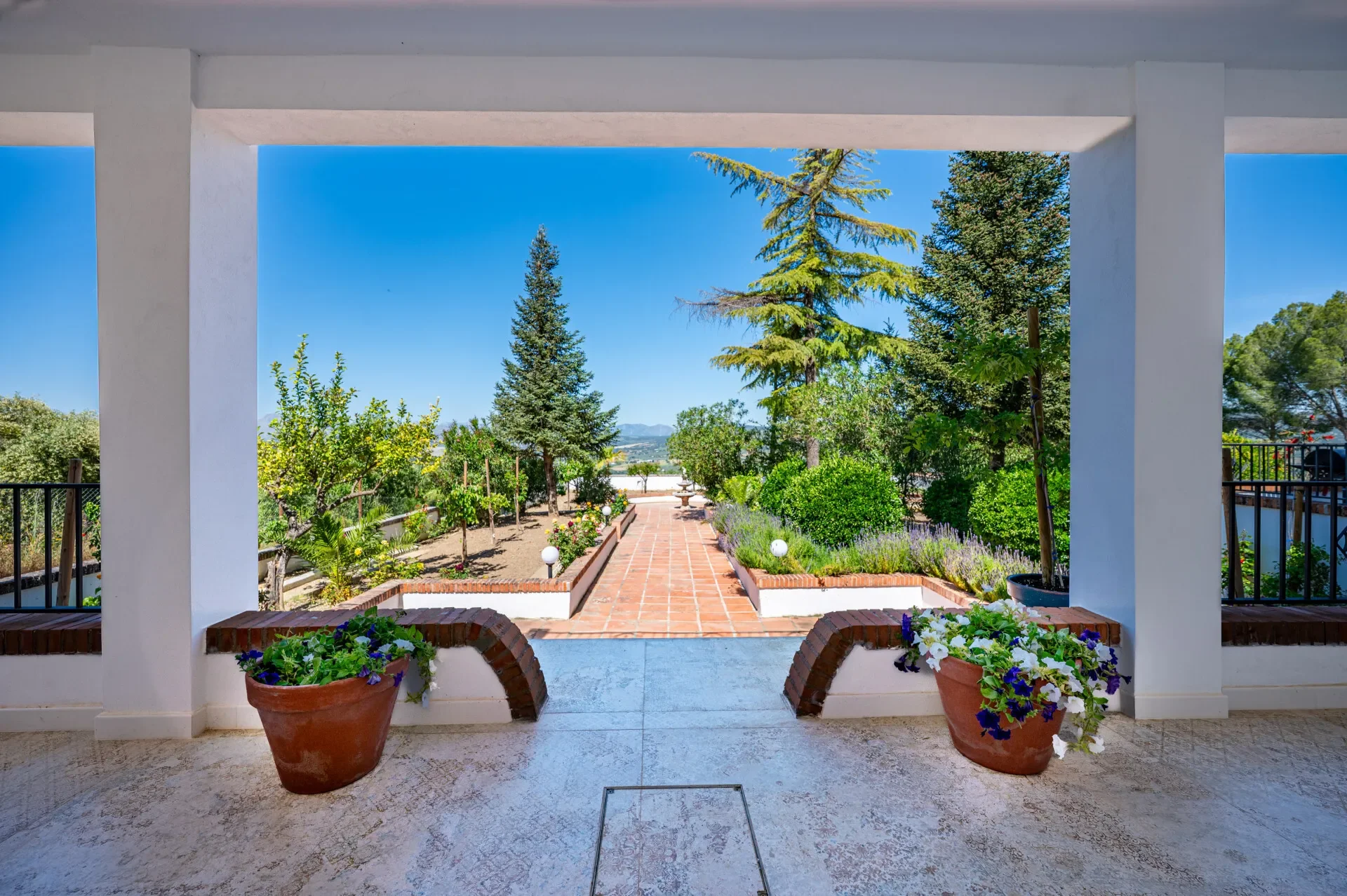 Exterior photo 10