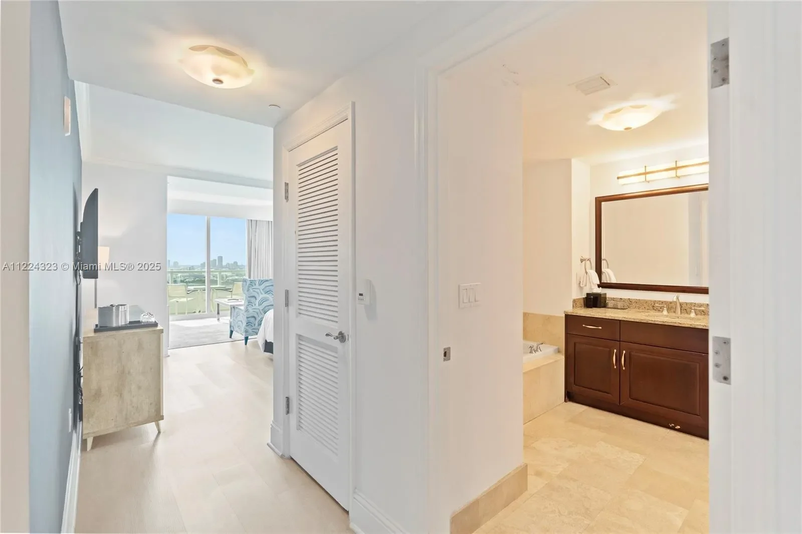4401 COLLINS AV 2906/2908, Miami Beach, Florida, United States. - Photo 33
