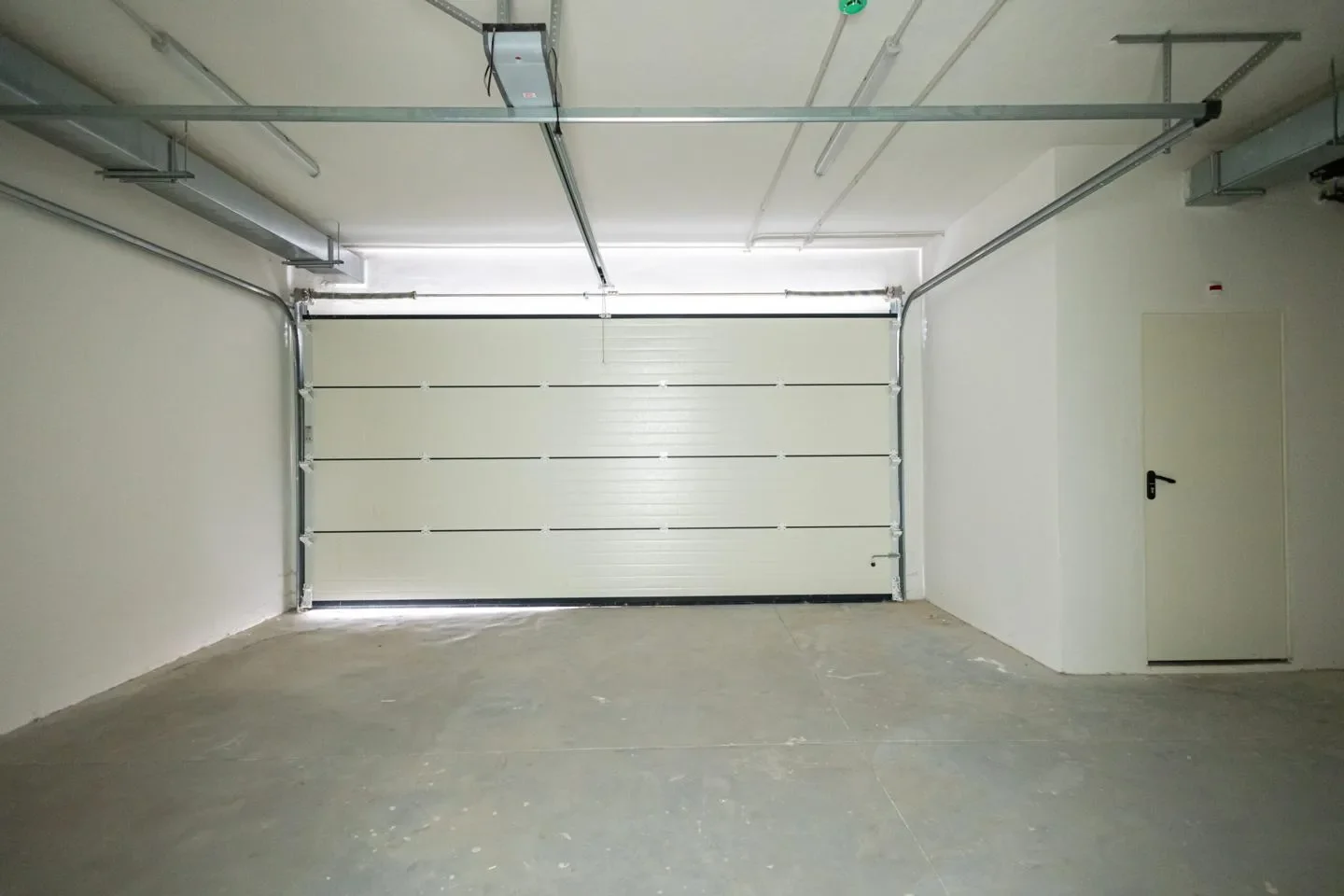 Exterior photo 11
