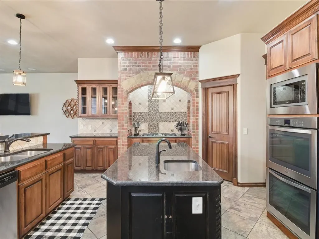 1180 Bailey Circle, Edmond, OK 73025, Edmond, Oklahoma, United States. - Photo 28