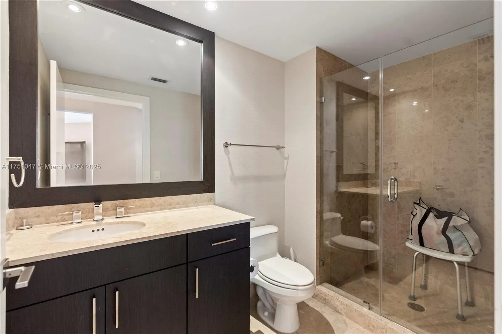 4779 Collins Ave 2204, Miami Beach, Florida, United States. - Photo 25