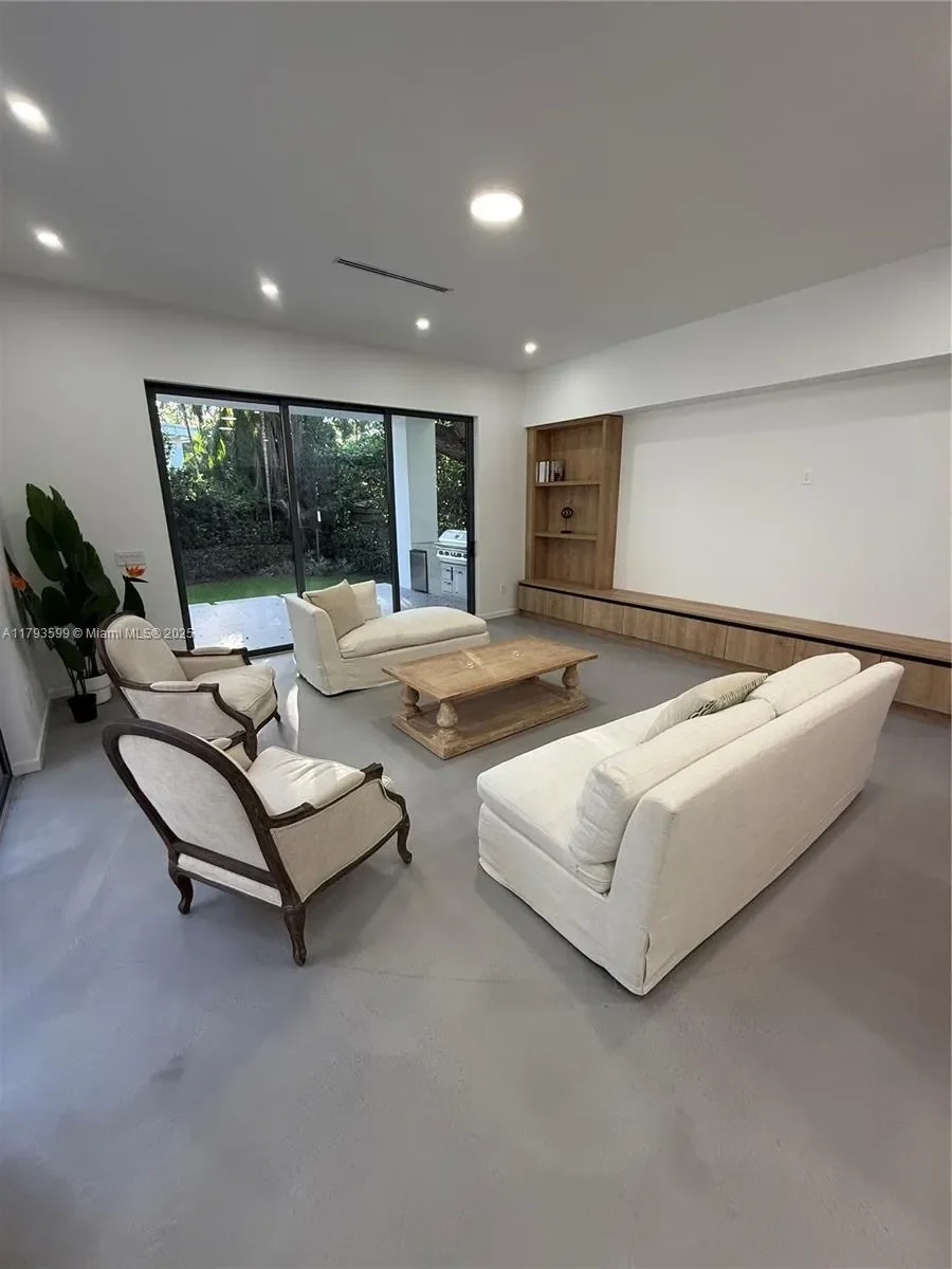 2730 SW 17th Ave, Miami, Florida, United States. - Photo 25
