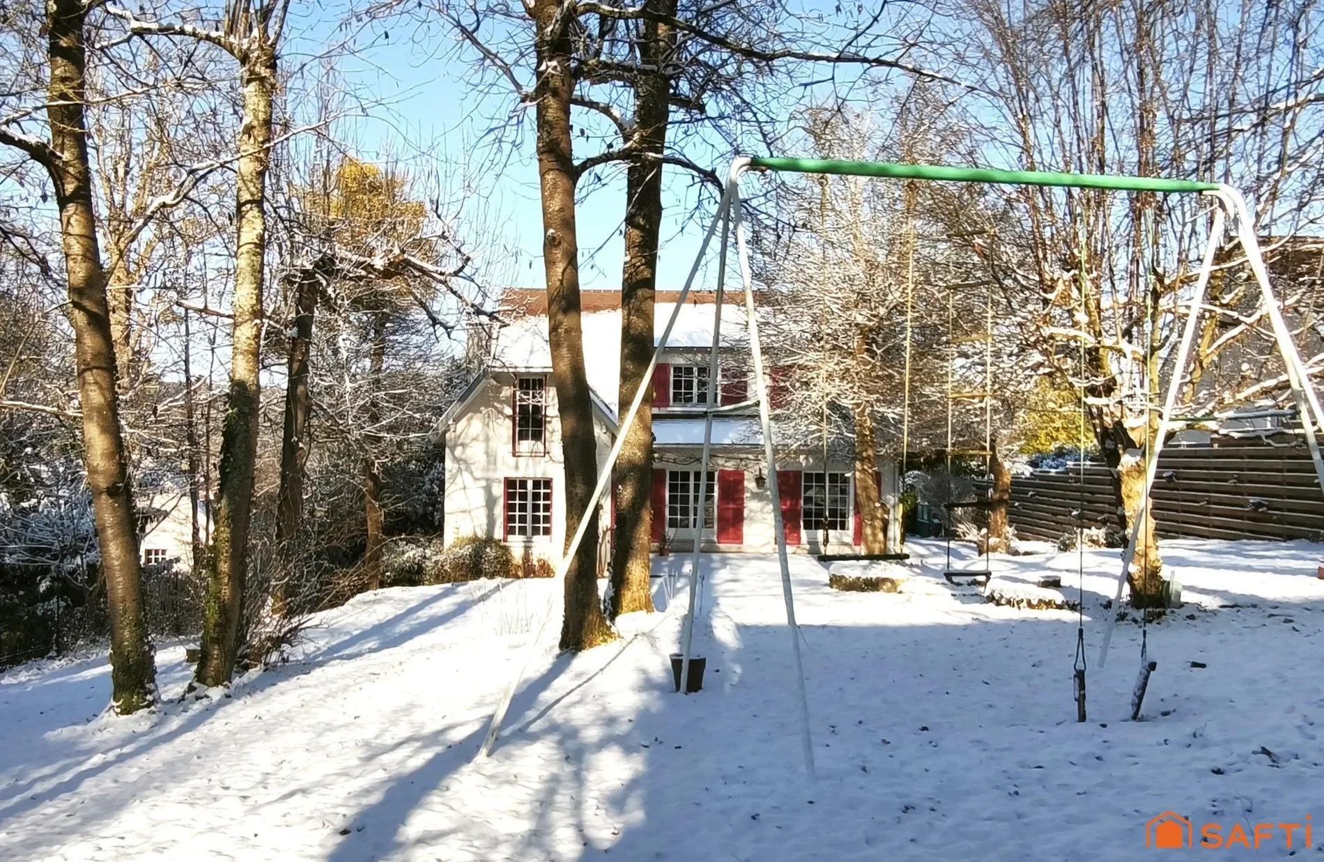 Exterior photo 3