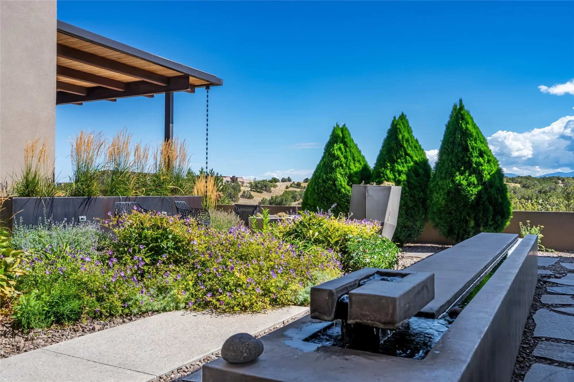 8 Camino Villenos, Santa Fe, NM 87506, Santa Fe, New Mexico, United States. - Photo 8