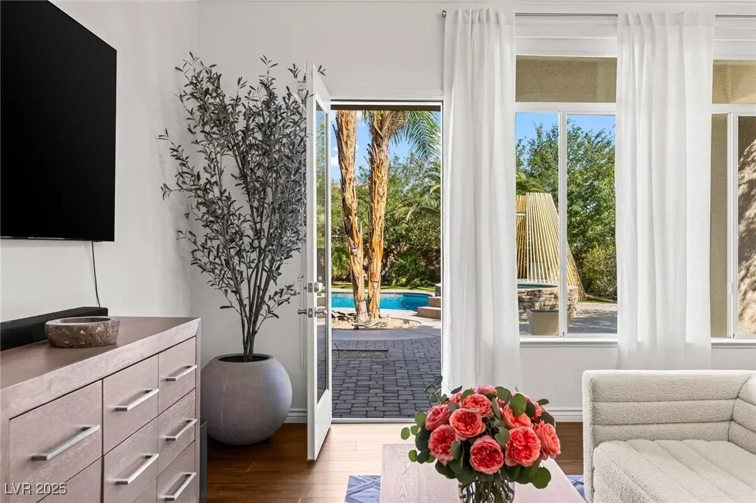 7304 Buttons Ridge Drive, Las Vegas, Nevada, United States. - Photo 24