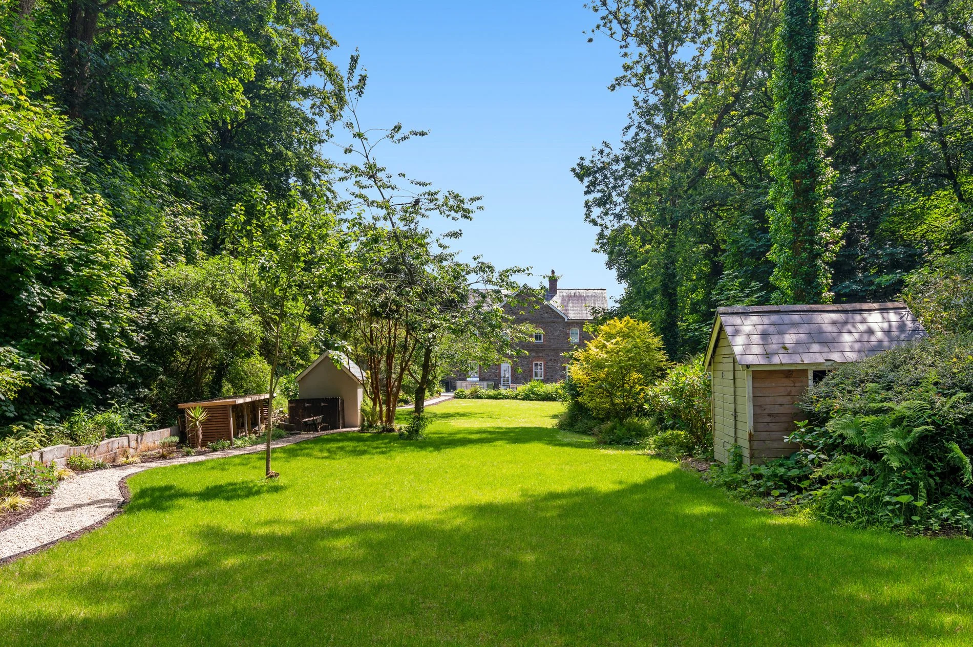 Exterior photo 10