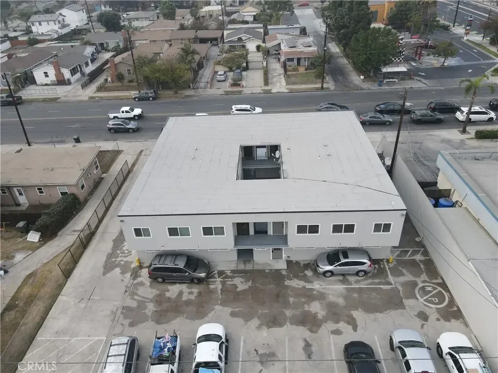 17420 Downey Avenue, Bellflower, California, United States. - Photo 5