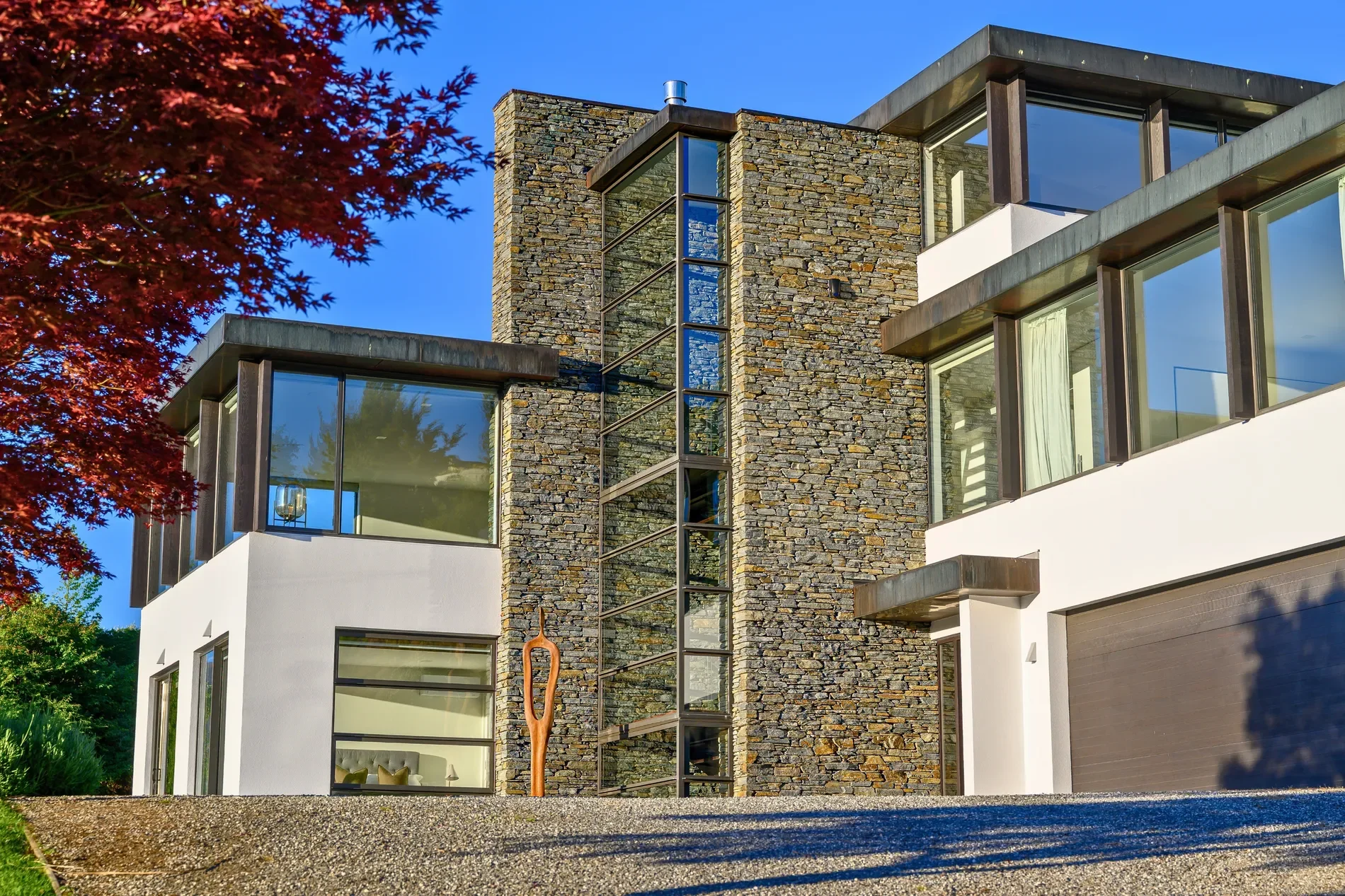 Exterior photo 2
