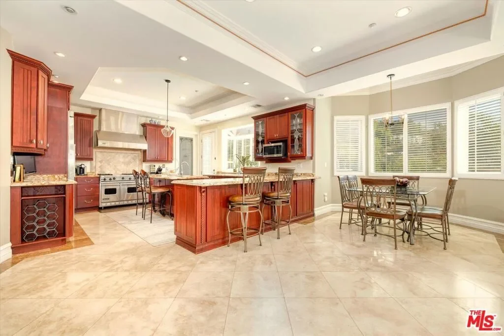 22470 Sueno Road, Los Angeles, California, United States. - Photo 2