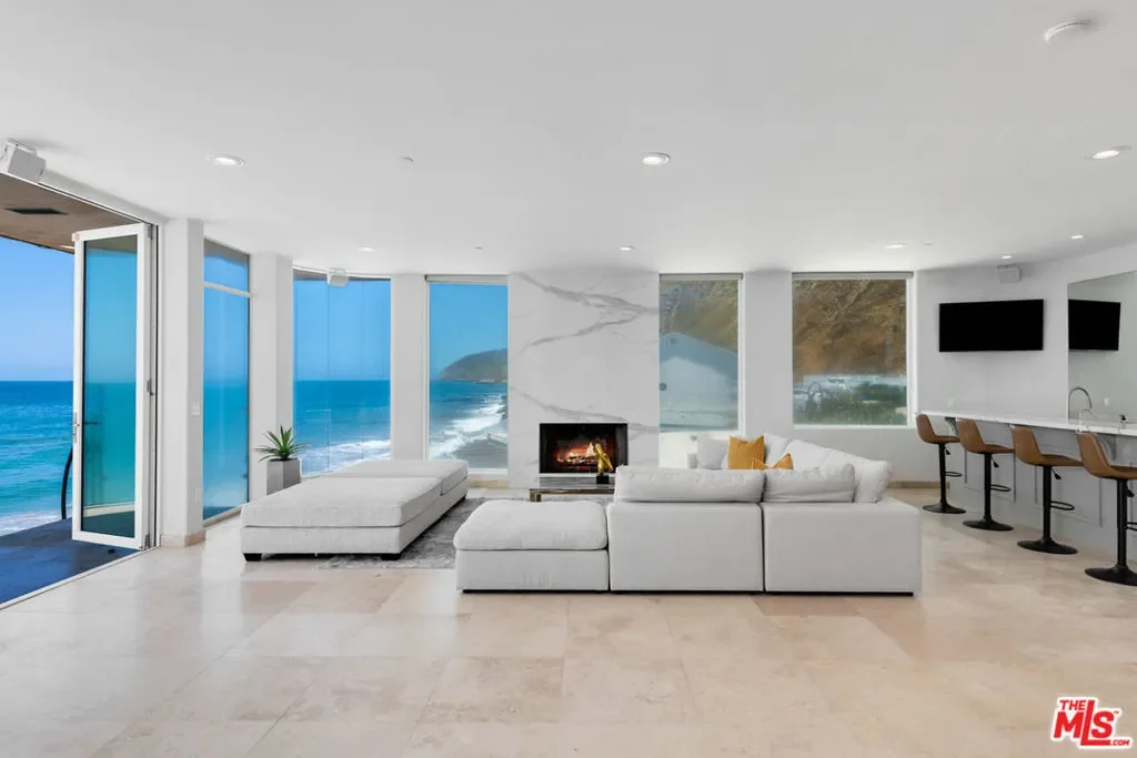 43250 Pacific Coast Highway, Malibu, California, United States. - Photo 12