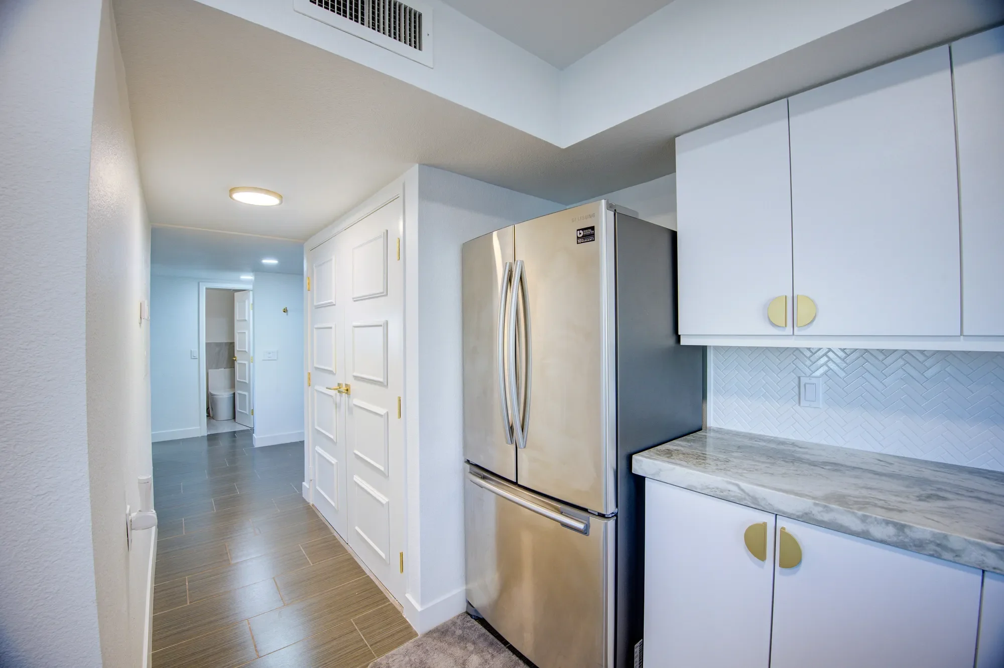 205 E Harmon #406, Las Vegas, NV 89169, Las Vegas, Nevada, United States. - Photo 11