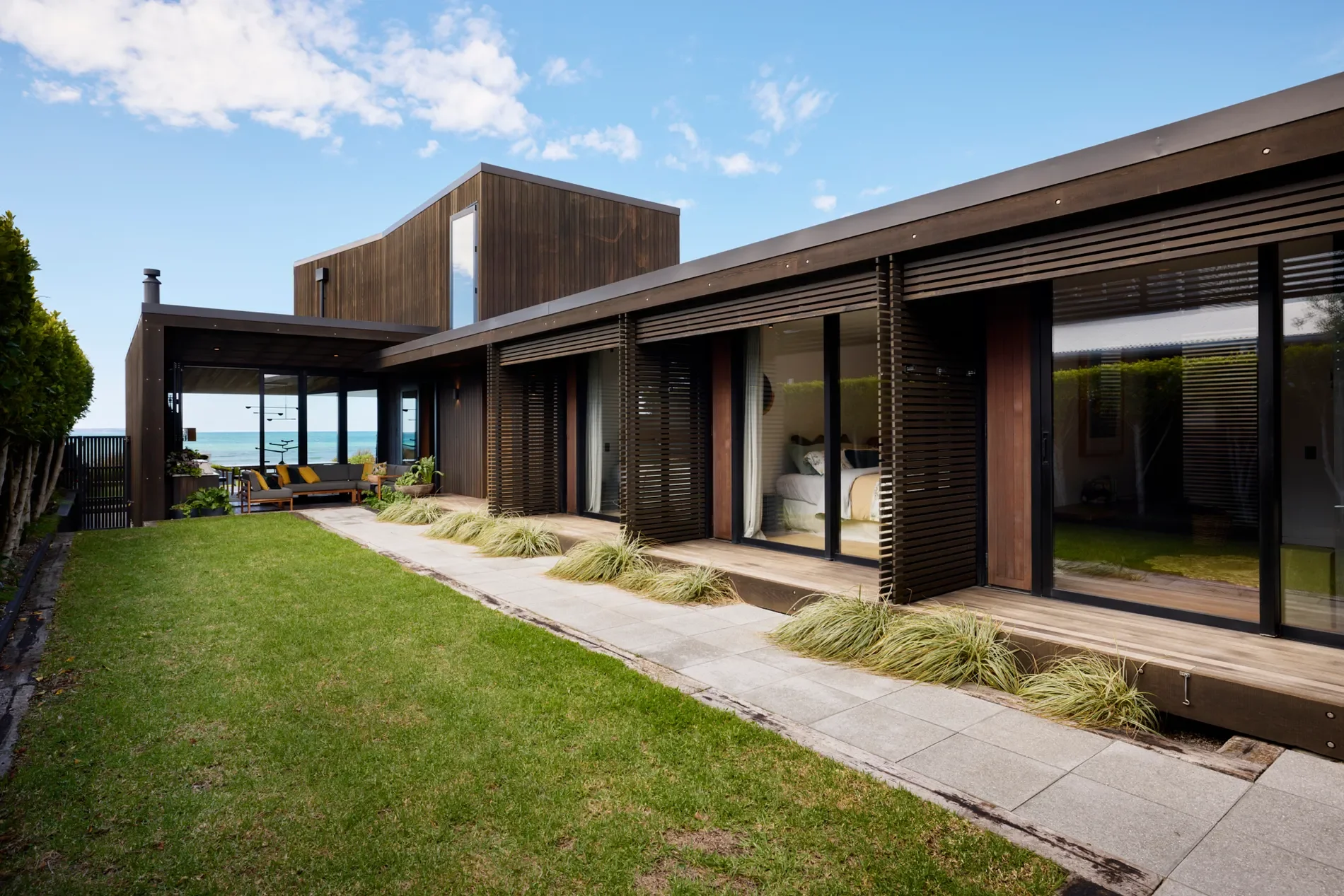 Exterior photo 7