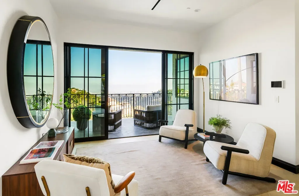10932 Savona Road, Los Angeles, California, United States. - Photo 13