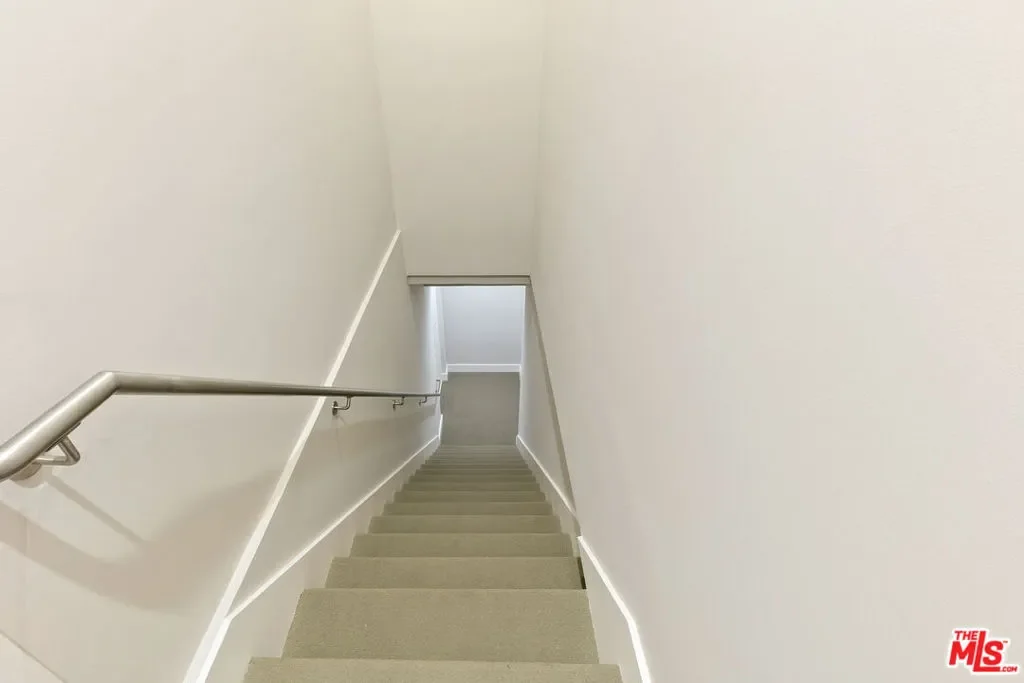22065 Pacific Coast Highway 7, Malibu, California, United States. - Photo 43