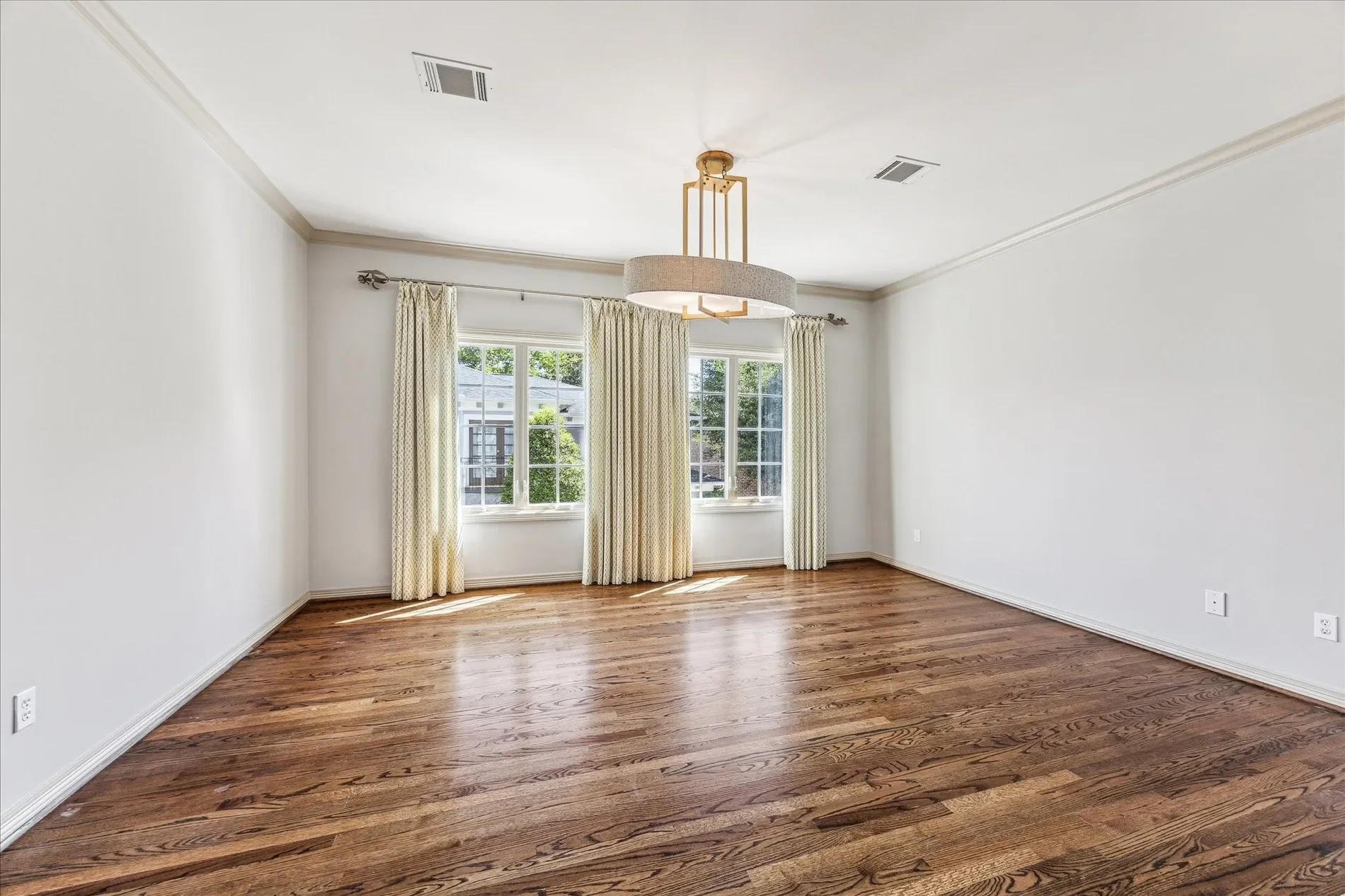 1 Exbury Way, Houston, TX 77056, Houston, Texas, United States. - Photo 18
