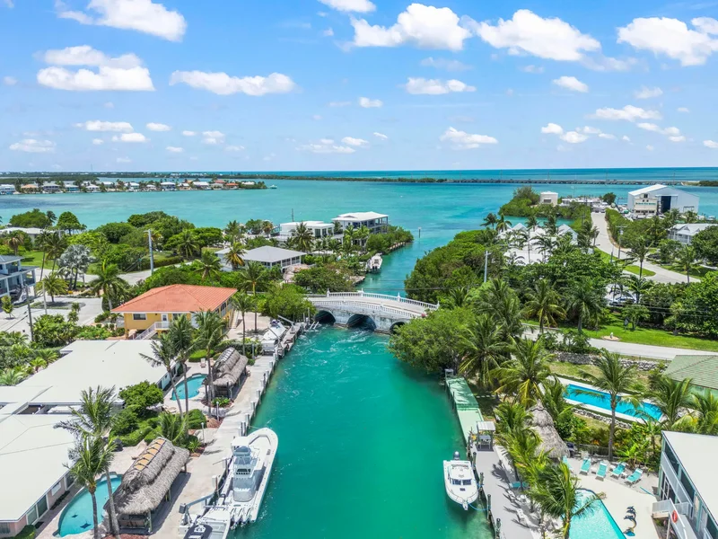 116 N Indies Drive, Duck, FL 33050, Duck Key, Florida, United States. - Photo 40