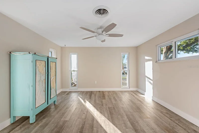 300 E BAY HEIGHTS AVENUE, ENGLEWOOD, FL 34223, ENGLEWOOD, FL, United States. - Photo 28