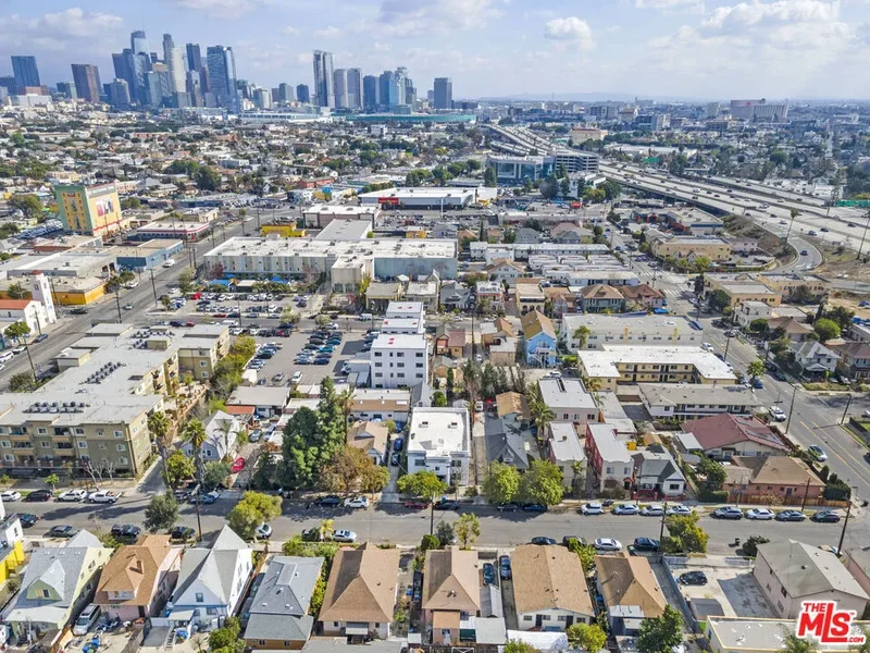 1934 New England Street, Los Angeles, California, United States. - Photo 8