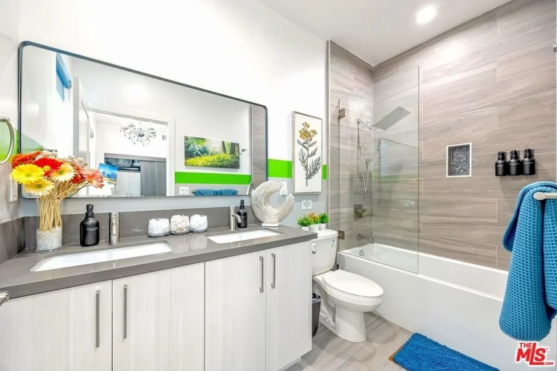 5853 Vineland Avenue, Los Angeles, California, United States. - Photo 3