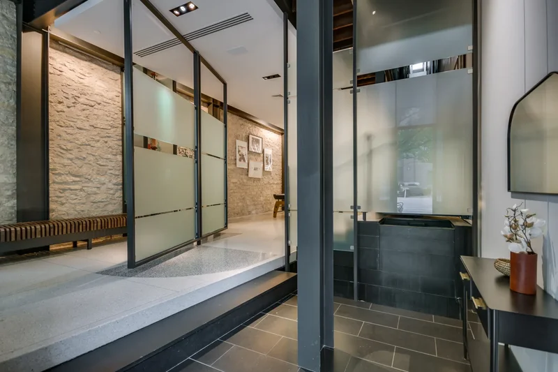 811 Congress Avenue , Austin, TX 78701, Austin, Texas, United States. - Photo 2