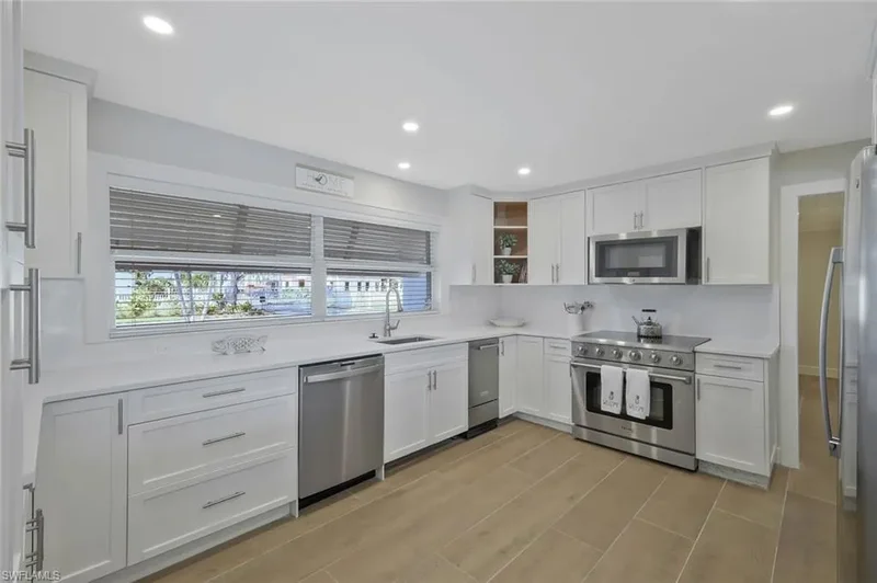 5596 Avenida Pescadora, Fort Myers Beach, Florida, United States. - Photo 32