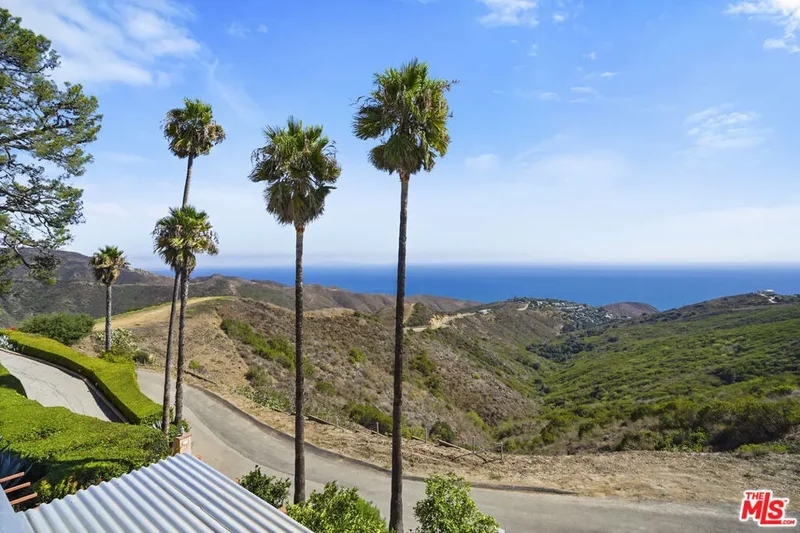 26335 Lockwood Road, Malibu, California, United States. - Photo 15