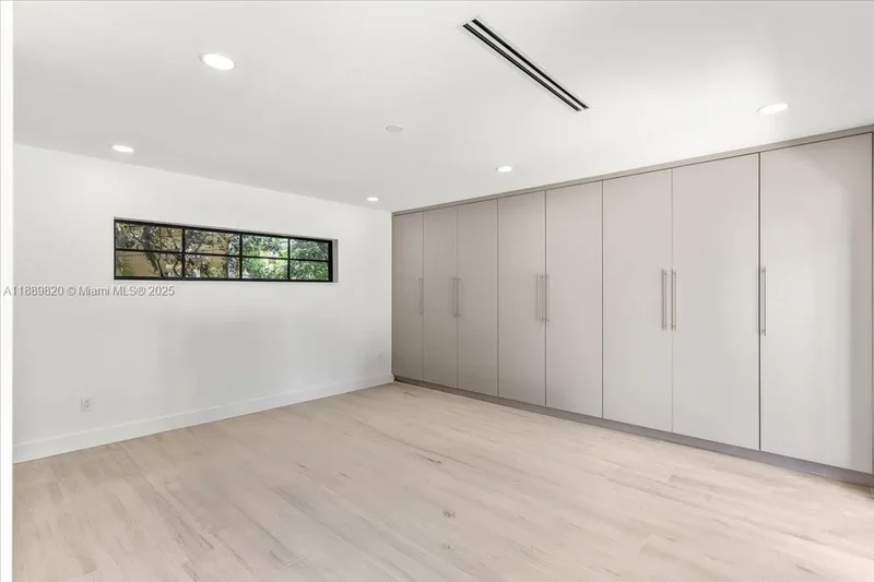 1426 Robbia Ave, Coral Gables, Florida, United States. - Photo 16