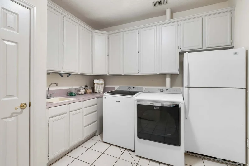 221 N Woodside Lane, Montgomery, TX 77356, Montgomery, Texas, United States. - Photo 32