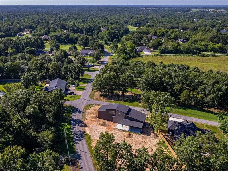 2 Scotch Broom Place, Bella Vista, AR 72715, Bella Vista, Arkansas, United States. - Photo 2