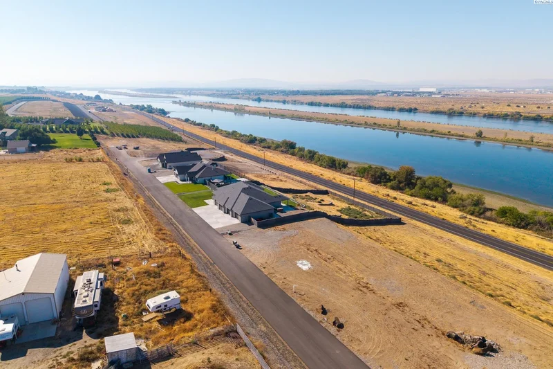 113 Columbia Bluff Lane, Pasco, WA 99301, Pasco, Washington, United States. - Photo 3