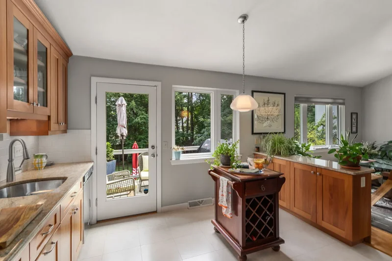 30 Esty Farm Rd , Newton, MA 02459, Newton, Massachusetts, United States. - Photo 6