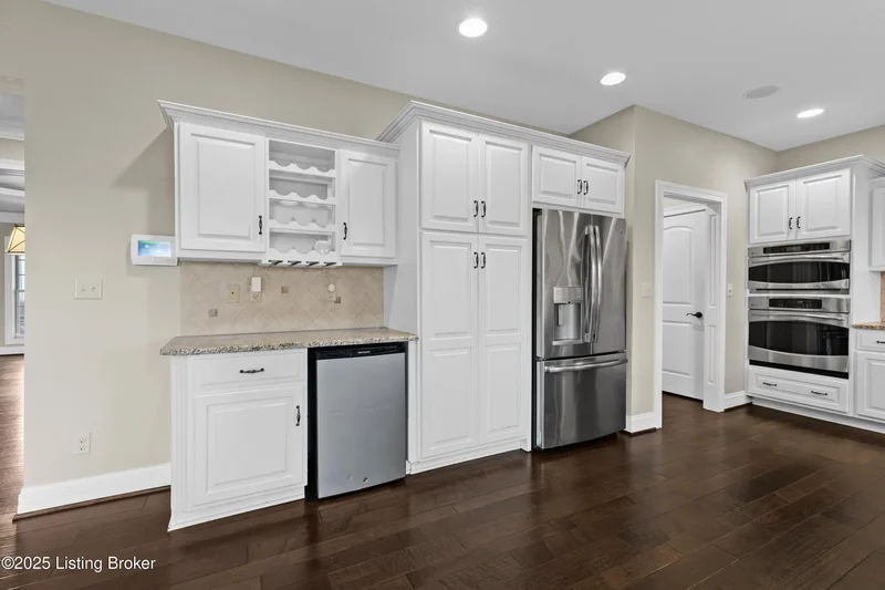 17004 Persimmon Wood Trail, Fisherville, KY 40023, Watterson Park, Kentucky, United States. - Photo 30