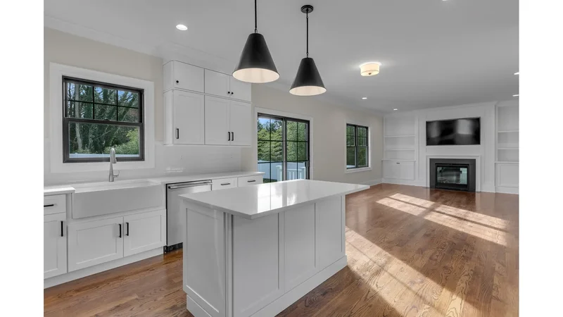 40 N Woodhull Road, Halesite, New York, United States. - Photo 8