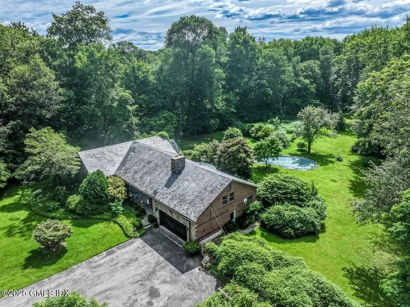 32 Locust Road, Greenwich, Connecticut, United States. - Photo 21