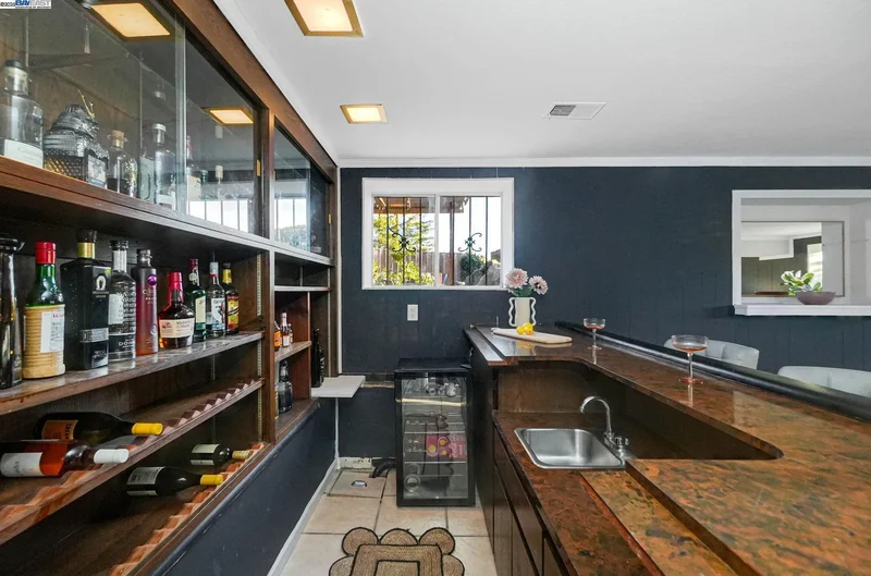 27956 Edgecliff Way, Hayward, California, United States. - Photo 54