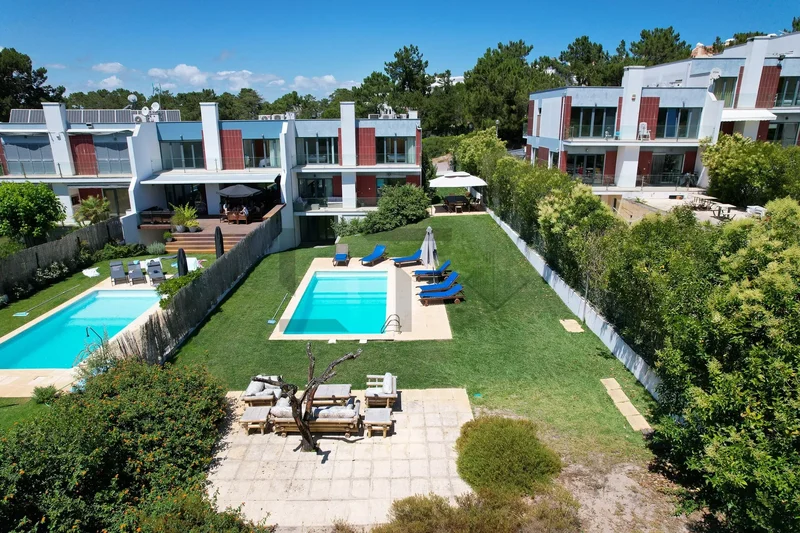 4-Bedroom Villa with Pool for Sale in Soltroia, Troia