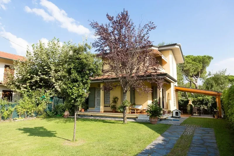 Casa singola in vendita a Massa(MS) in Buono composto da 5vani
