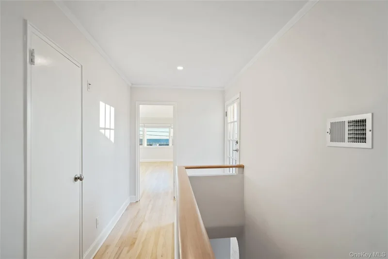 2000 Ocean Boulevard, Atlantic Beach, New York, United States. - Photo 14