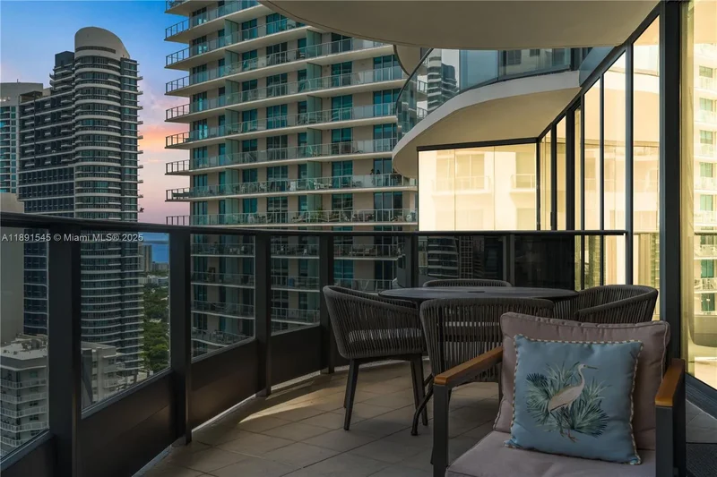1000 Brickell Plz 3401, Miami, Florida, United States. - Photo 46