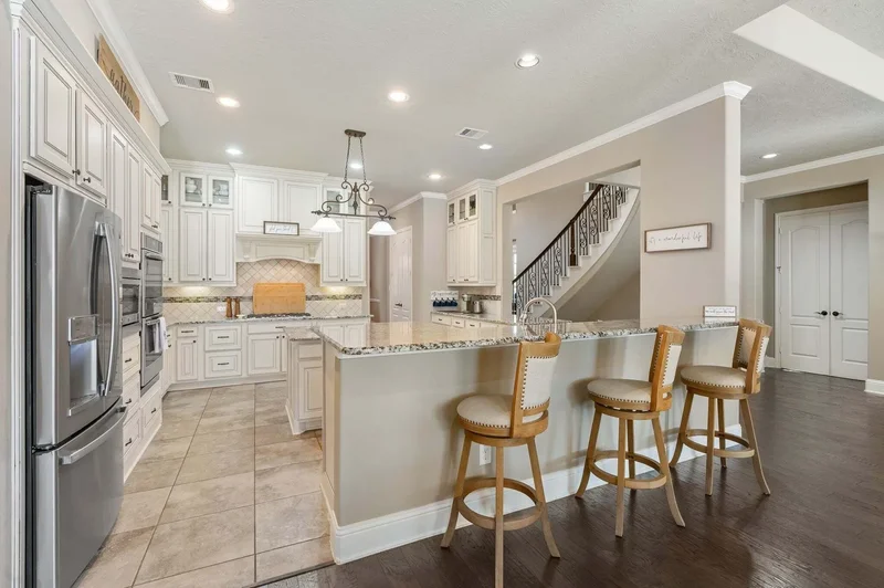 2118 Barton Woods Boulevard, Conroe, TX 77301, Conroe, Texas, United States. - Photo 2