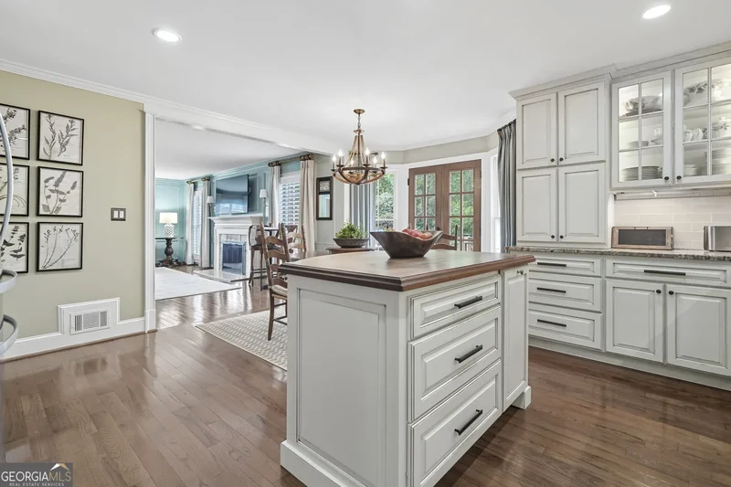575 Fourth Fairway Drive, Roswell, GA 30076, Roswell, Georgia, United States. - Photo 6