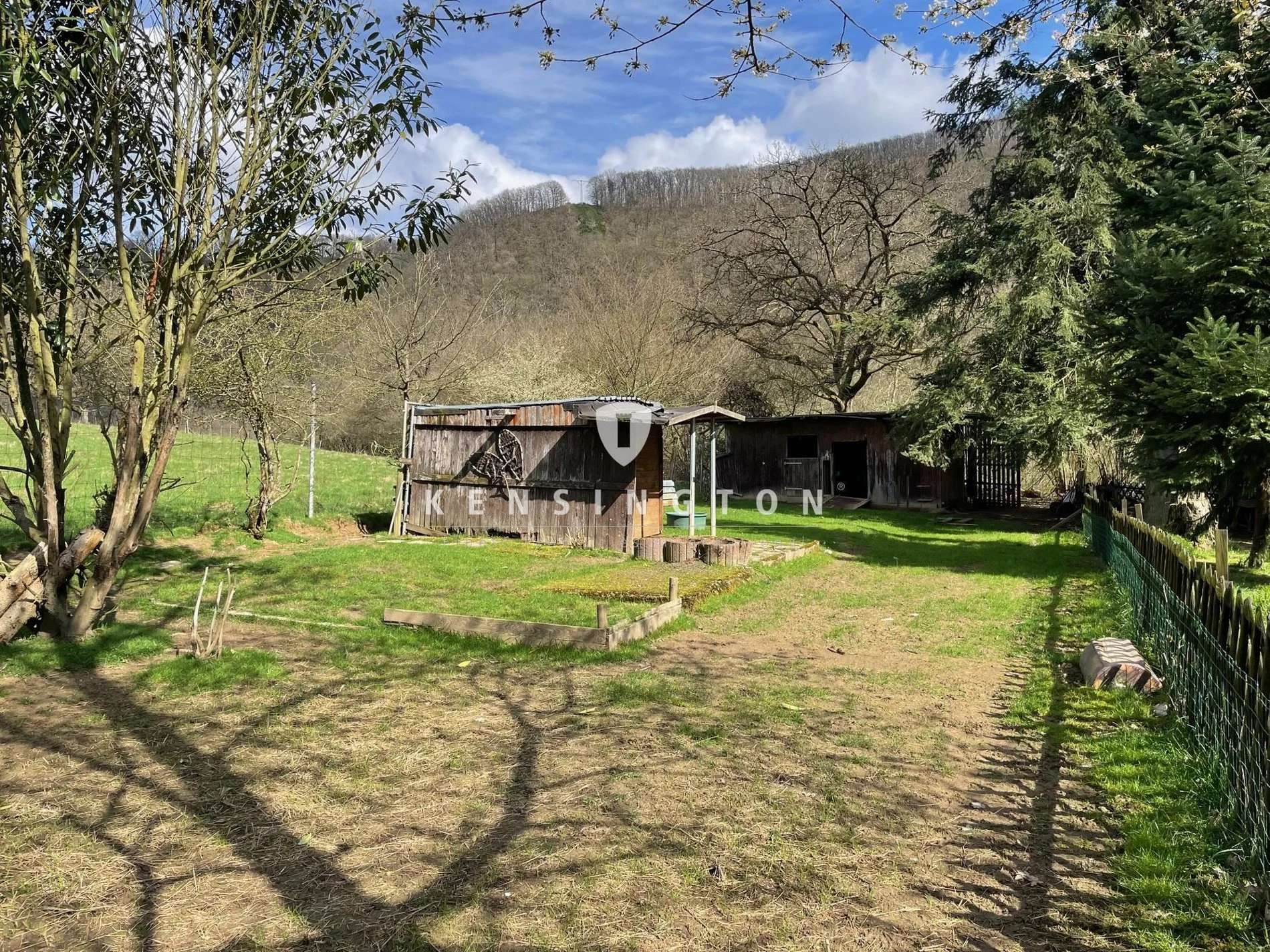 Exterior photo 8