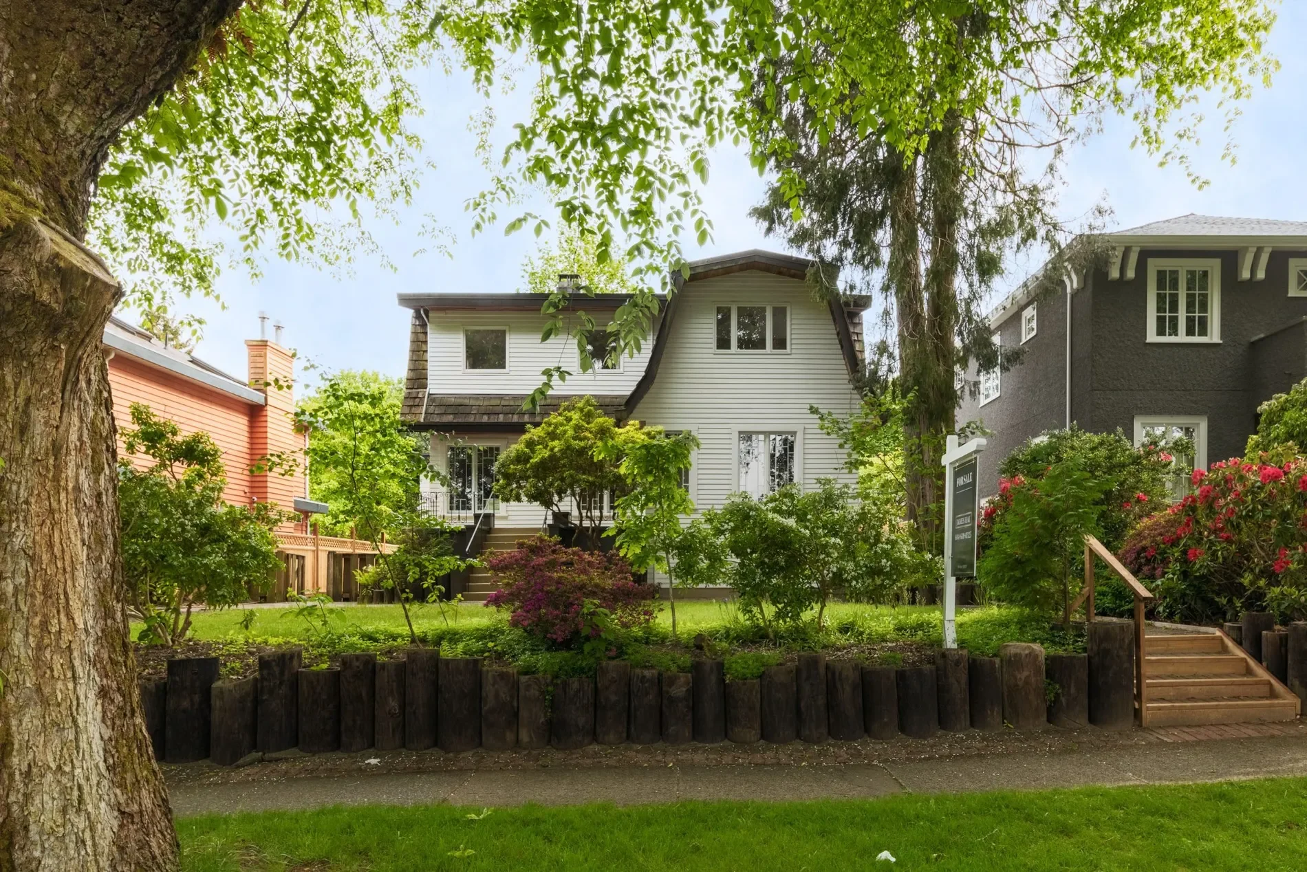 Exterior photo 1