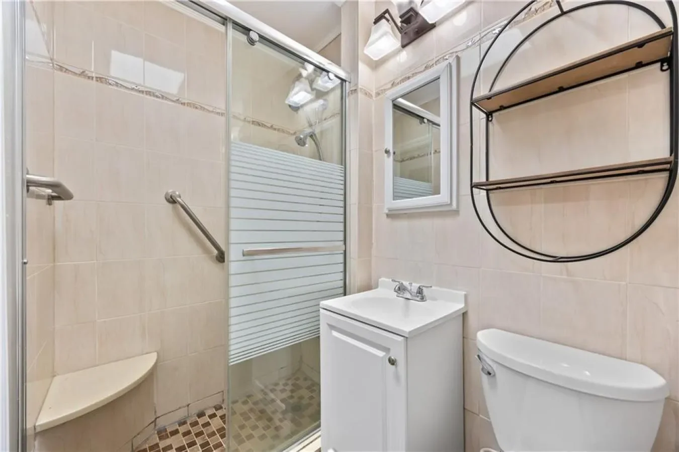 385 6th Avenue, New York, New York, United States. - Photo 13