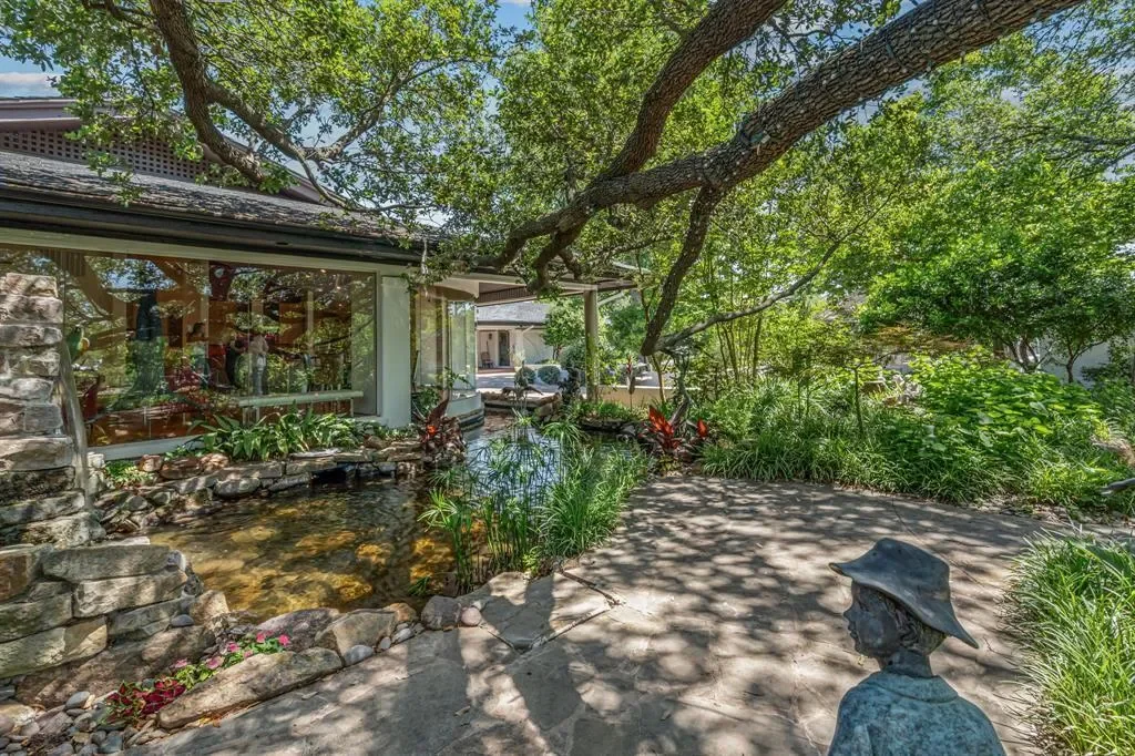 4301 Briarhaven Road, Fort Worth, Texas, United States. - Photo 23
